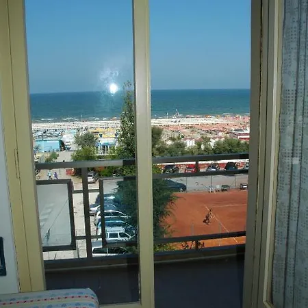 Ξενοδοχείο Camay 2*